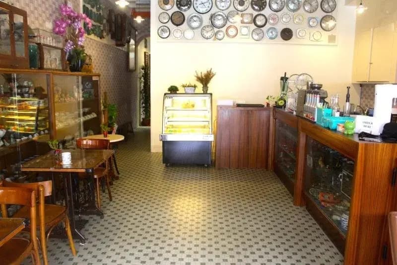 Campbell Antique Hotel & Cafe - photo 17