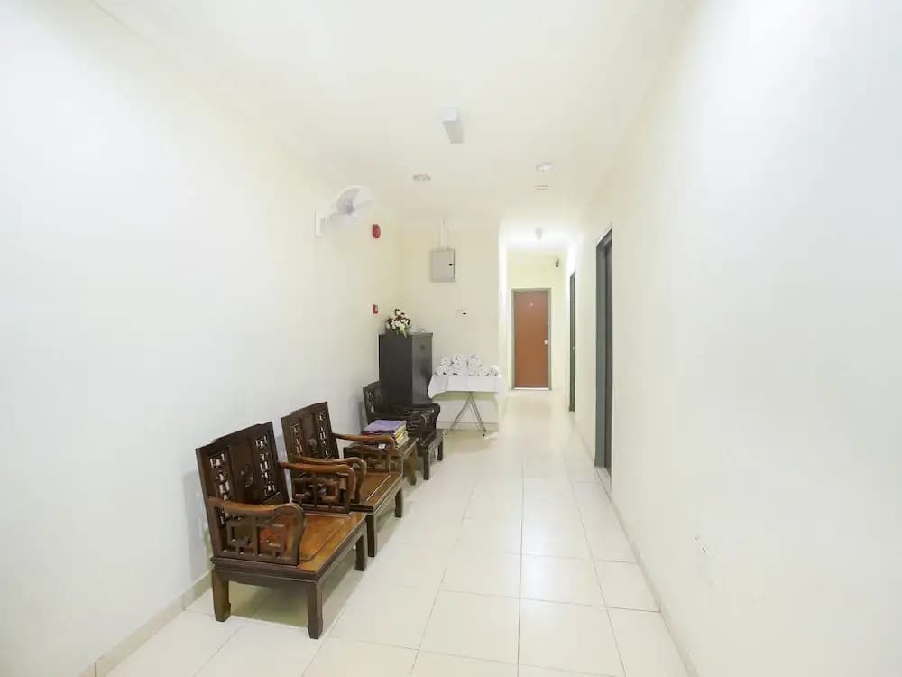 OYO 89536 Hazris Hotel - photo 13