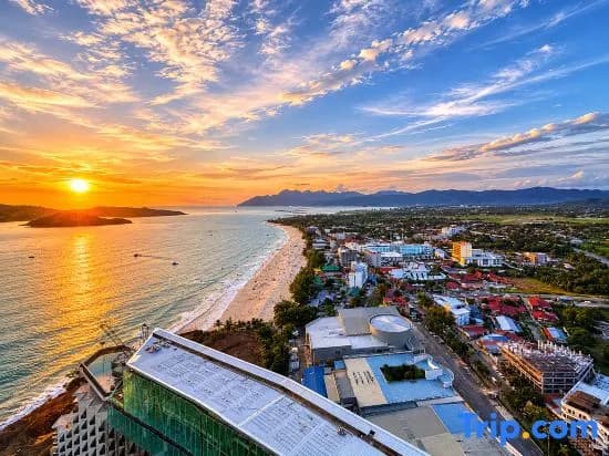 Assana Seaview Suites | 1 min Doorstep to Beachfront (Pantai Cenang & Pantai Tengah), Langkawi - photo 2