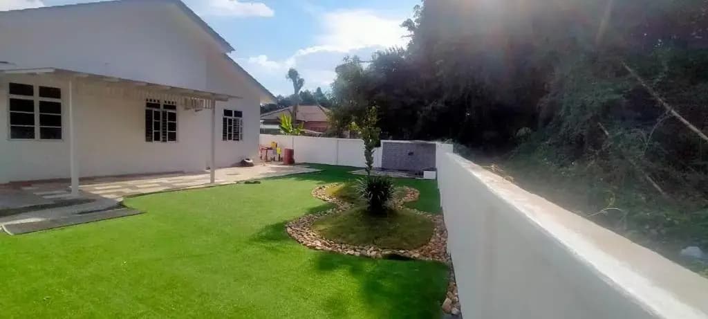 Homestay Aston Garden Kb - photo 4