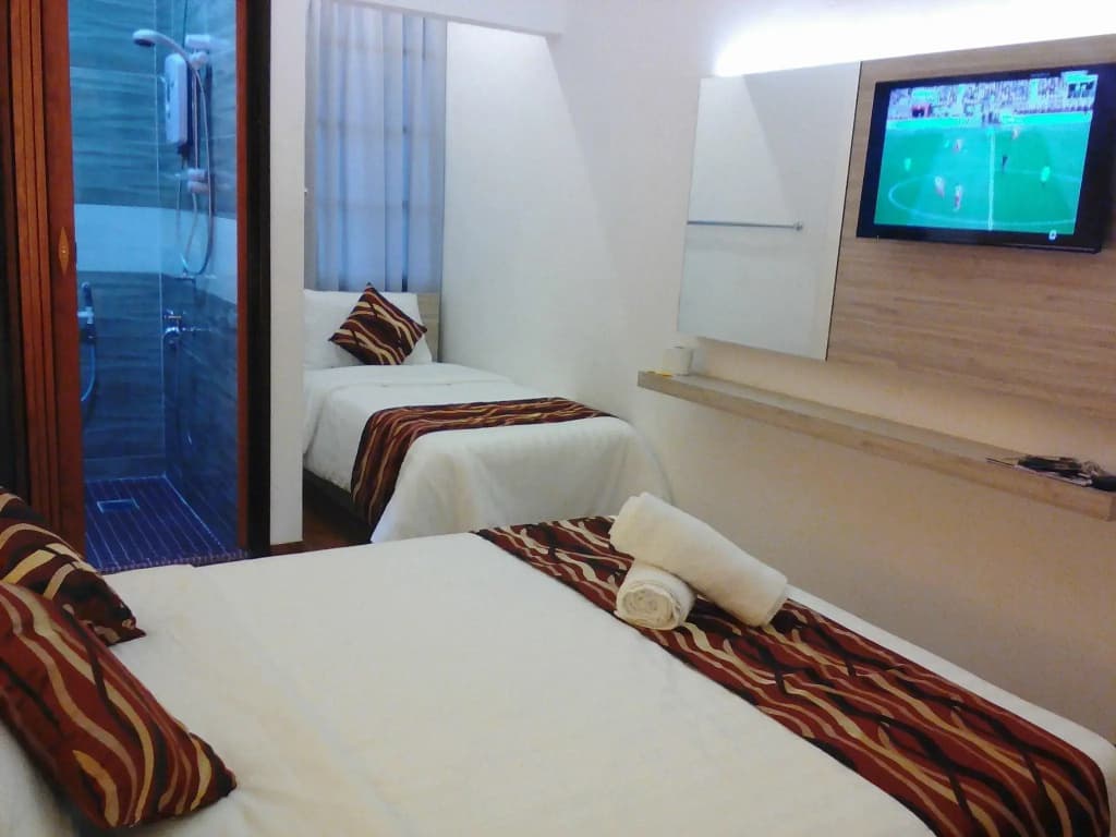Suria Cameron Hotel - photo 2