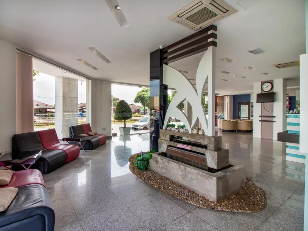 e Hotel - photo 2