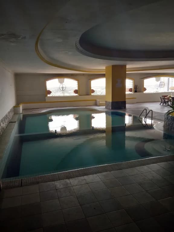 Mutiara Penthouse Hotel - photo 14