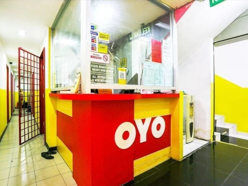 OYO 89738 1st Inn Hotel Glenmarie - photo 2