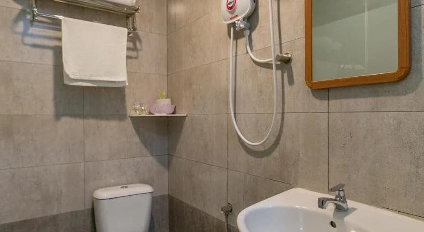 U Plus Budget Hotel - photo 9
