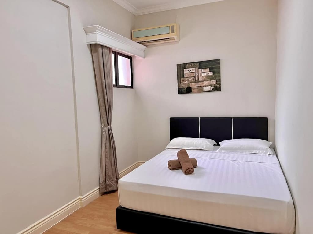 PENTHOUSE MARINA COURT VACATION HOME 5 BEDROOMS KOTA KINABALU 15pax - photo 6