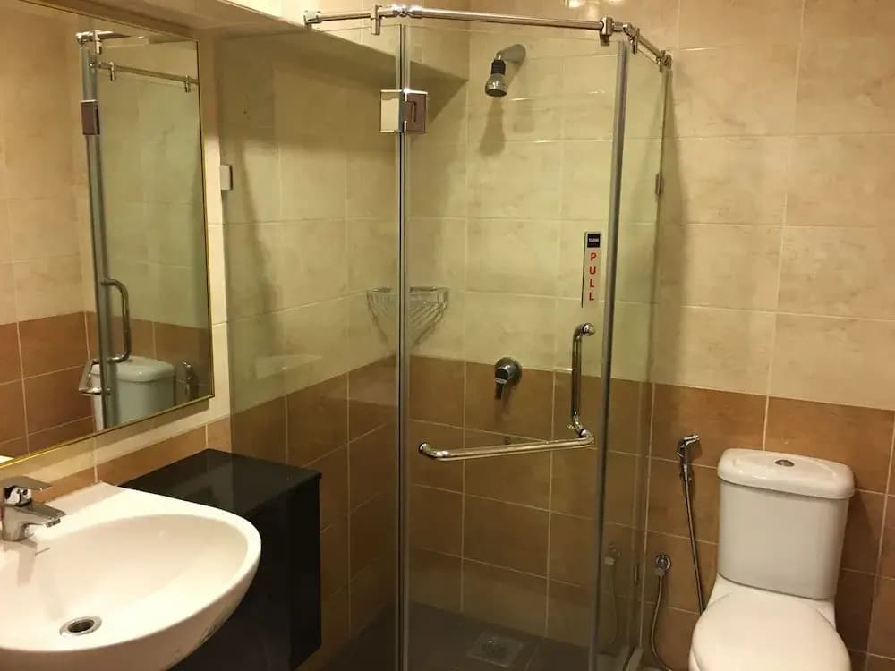 Hotel Lintas Plaza - photo 8
