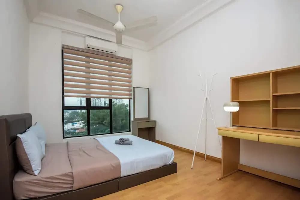 Stylish 4BR Near Paradigm Mall, Pool, Free Parking - photo 5