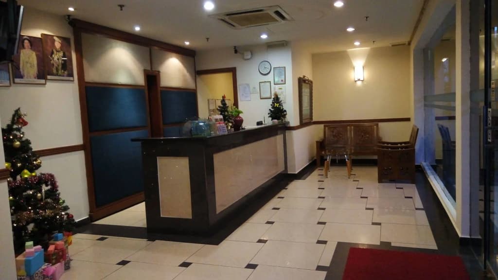 Hotel Sri Sutra - Pusat Perdagangan Seri Kembangan - photo 1