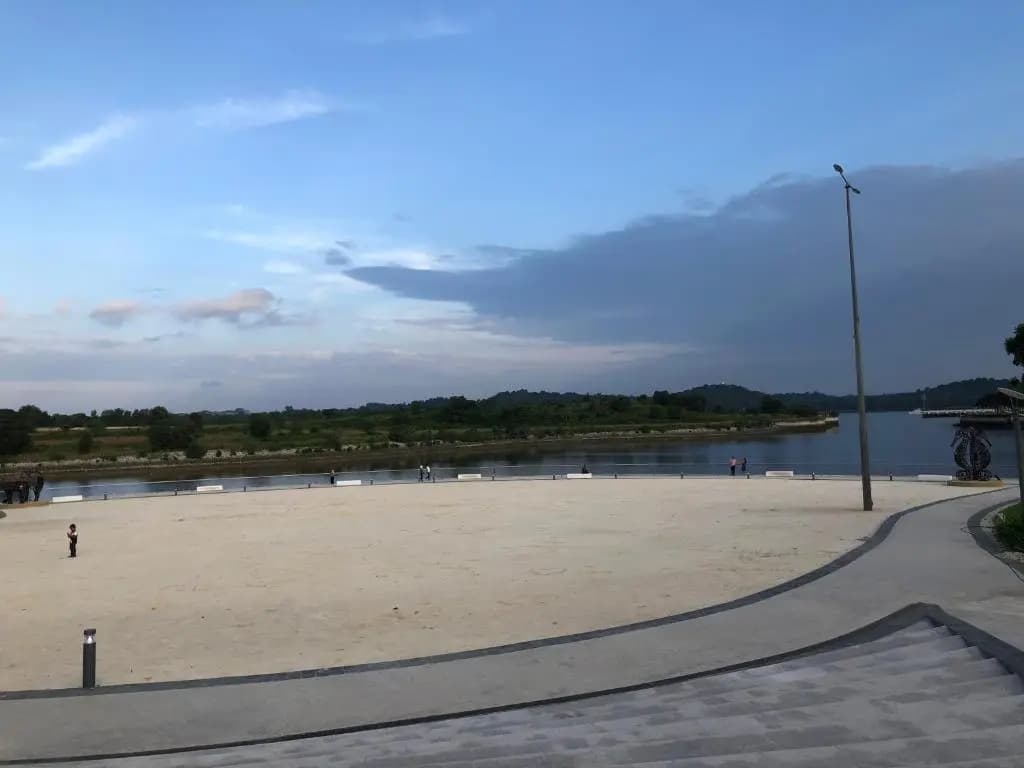 Teega Residence @ Cosy Seafront Living - photo 2
