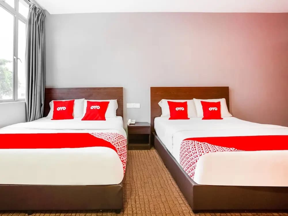 P Line Hotel - photo 4