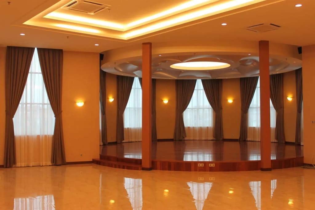 Roof Garden Hotel - photo 4