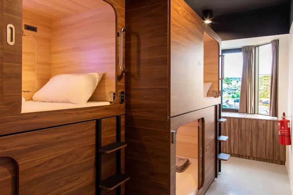 JPOD Capsule Hotel - photo 4