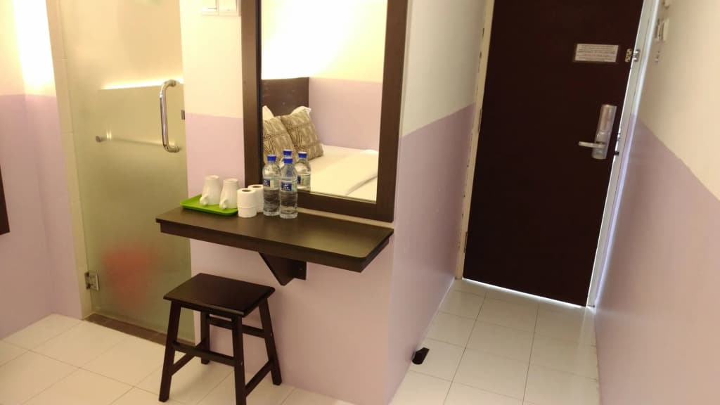 Apple 1 Hotel Gurney - photo 8