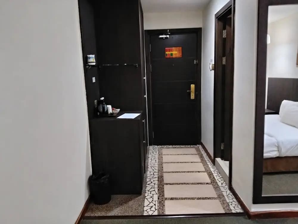 Townhouse Near Tanjung Batu Formerly 900 Inn - photo 3
