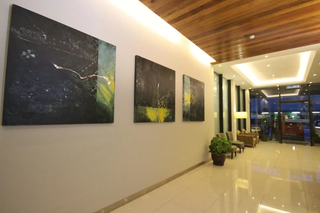 The Riverbank Hotel - photo 2