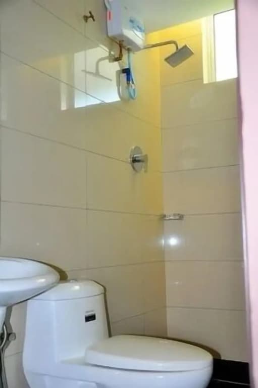 OYO Rooms Near Tanjung Aru Beach - photo 8