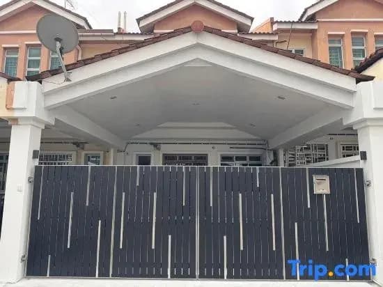 Taman Banang Ria Simple Homestay - photo 1
