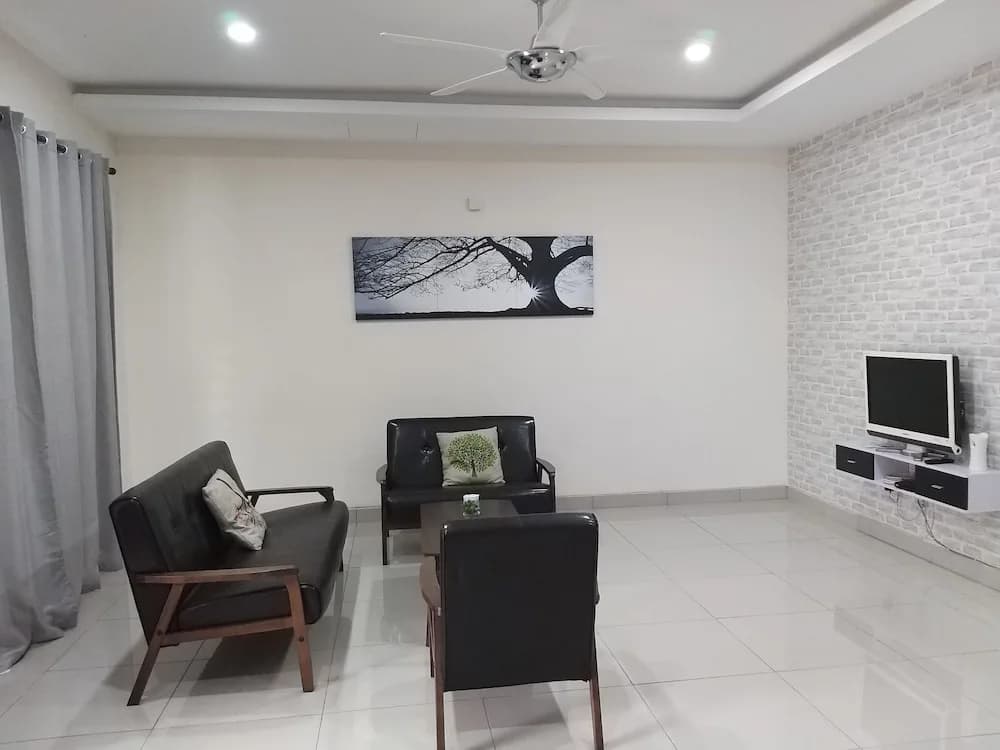New and Classic Homestay 2 Storey House - photo 11