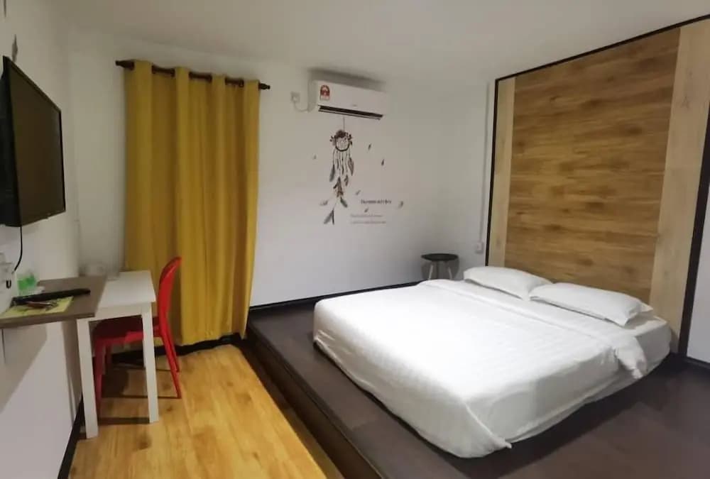 OYO HOME 90667 Chen Room Bs - photo 5