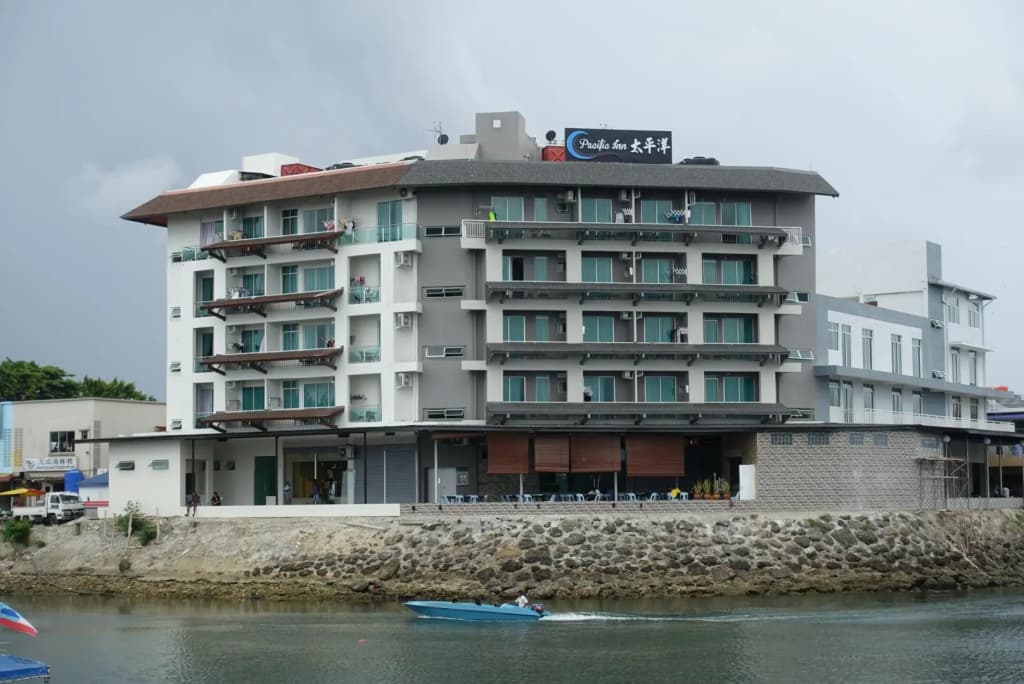 Pacific Inn - photo 15
