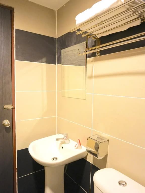Utama Inn by OYO Rooms - photo 9