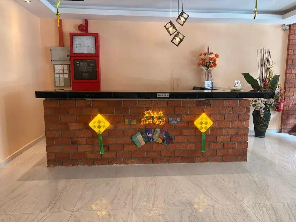 Aman Inn Hotel - photo 2