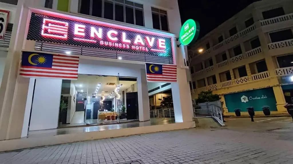 Enclave Hotel - photo 1