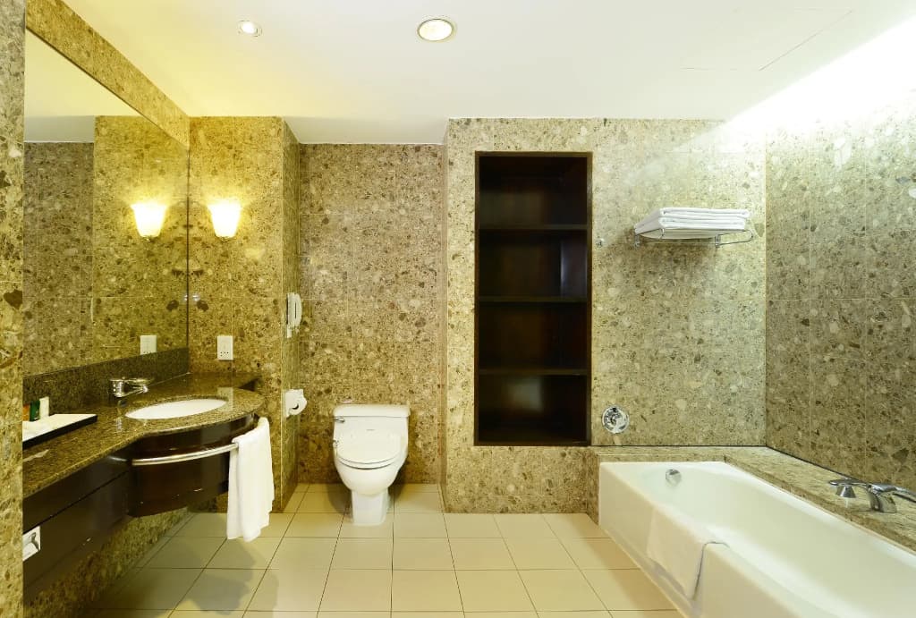 Pacific Regency Hotel Suites - photo 8