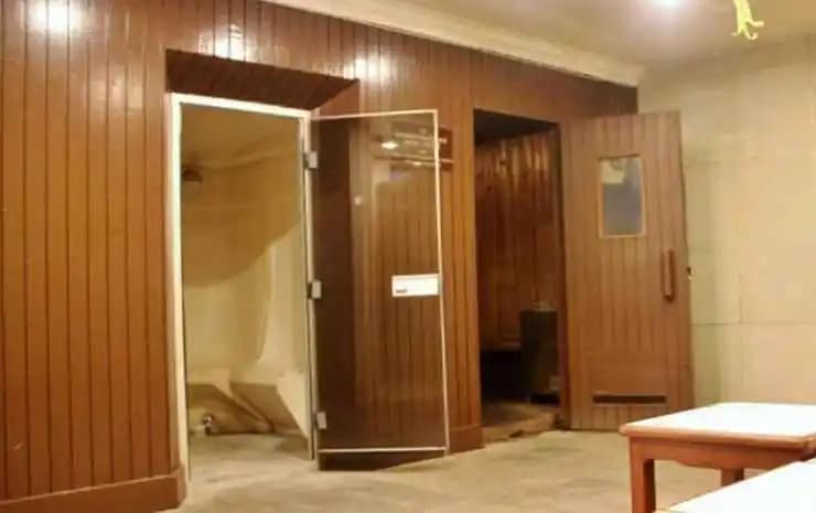 Prince Hotel - photo 17