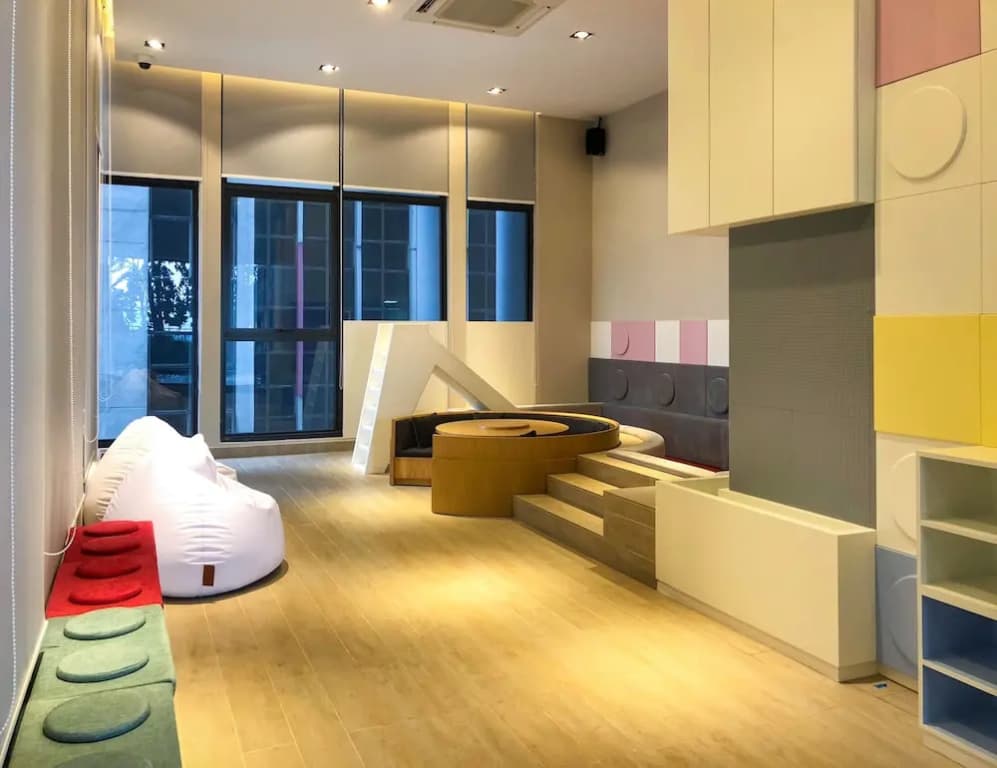 Expressionz Professional Suites by Luxurious Lifestyle Living - photo 3