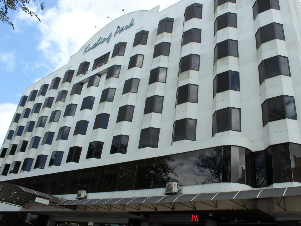 Kuching Park Hotel - photo 1