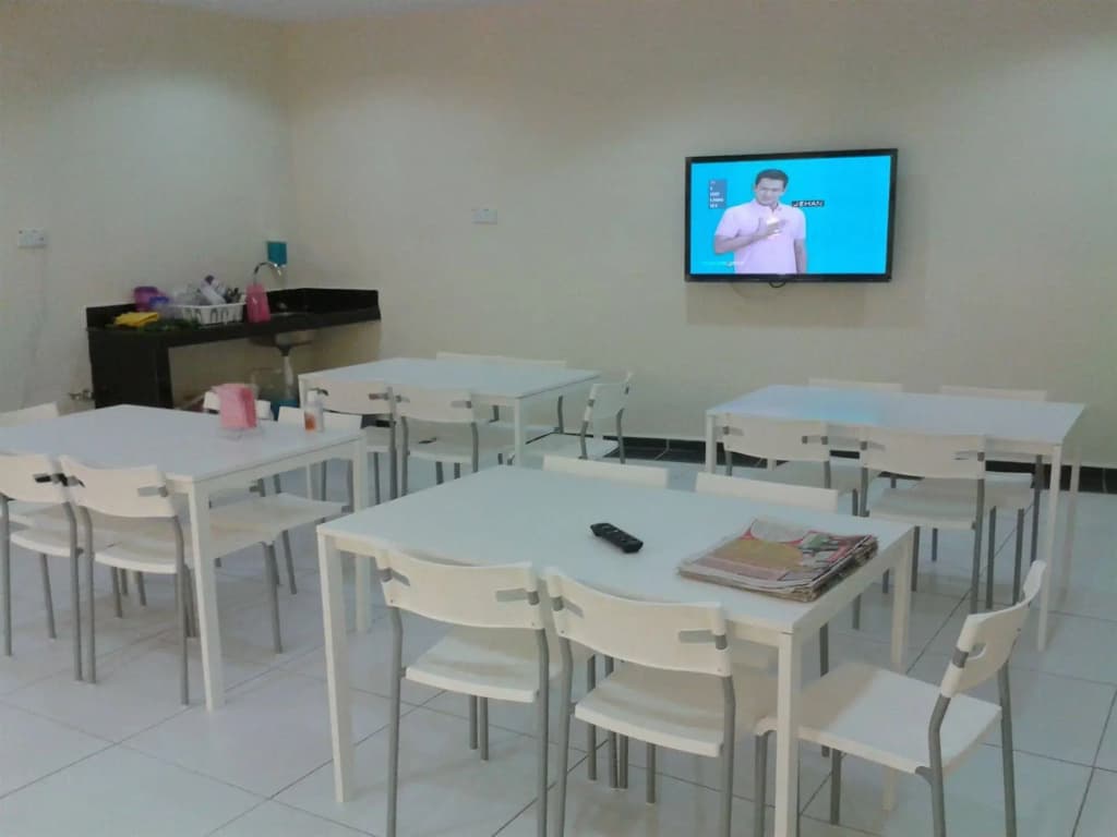 OYO 89493 Q Hotel Mentakab - photo 12