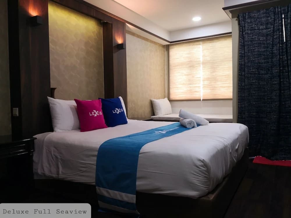 Alpine LXPD Full Seaview Water Chalet - photo 5