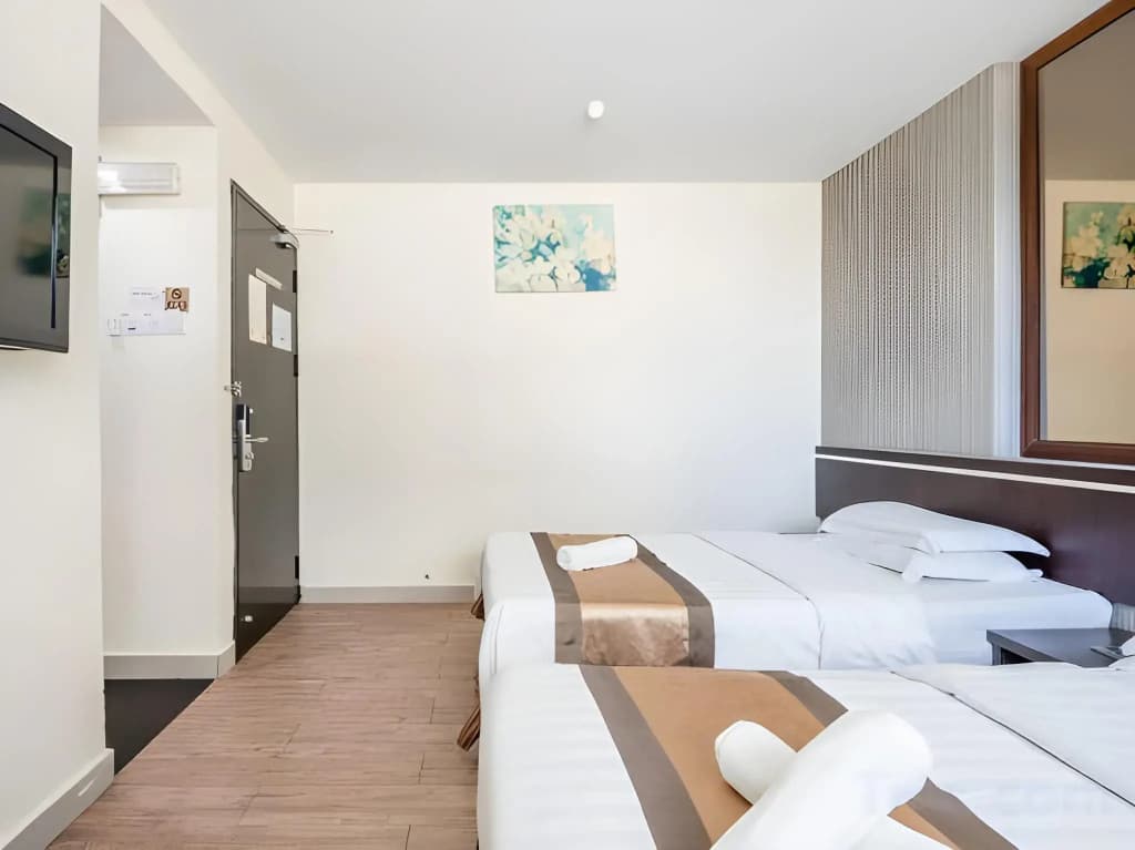 Goldenhill Hotel - photo 6