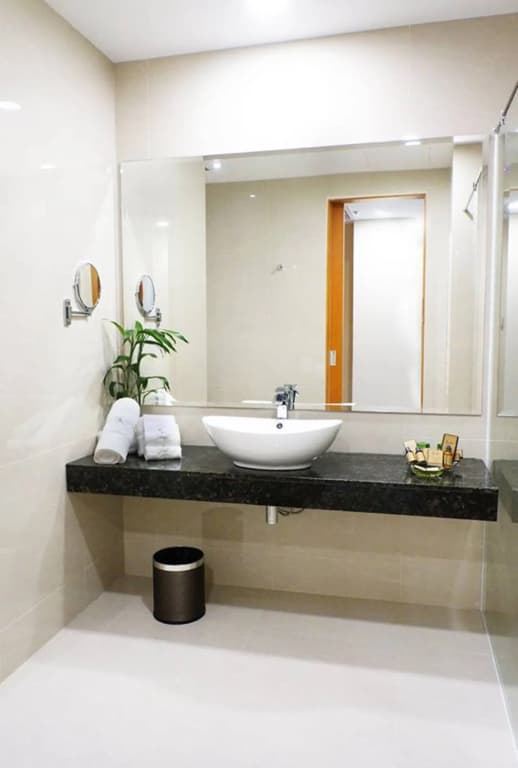 The Waterfront Hotel - photo 9