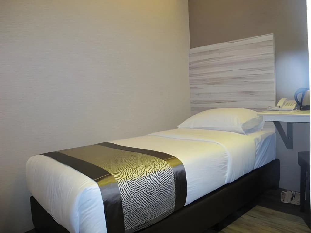 Hotel Austin Paradise - Mount Austin - photo 5