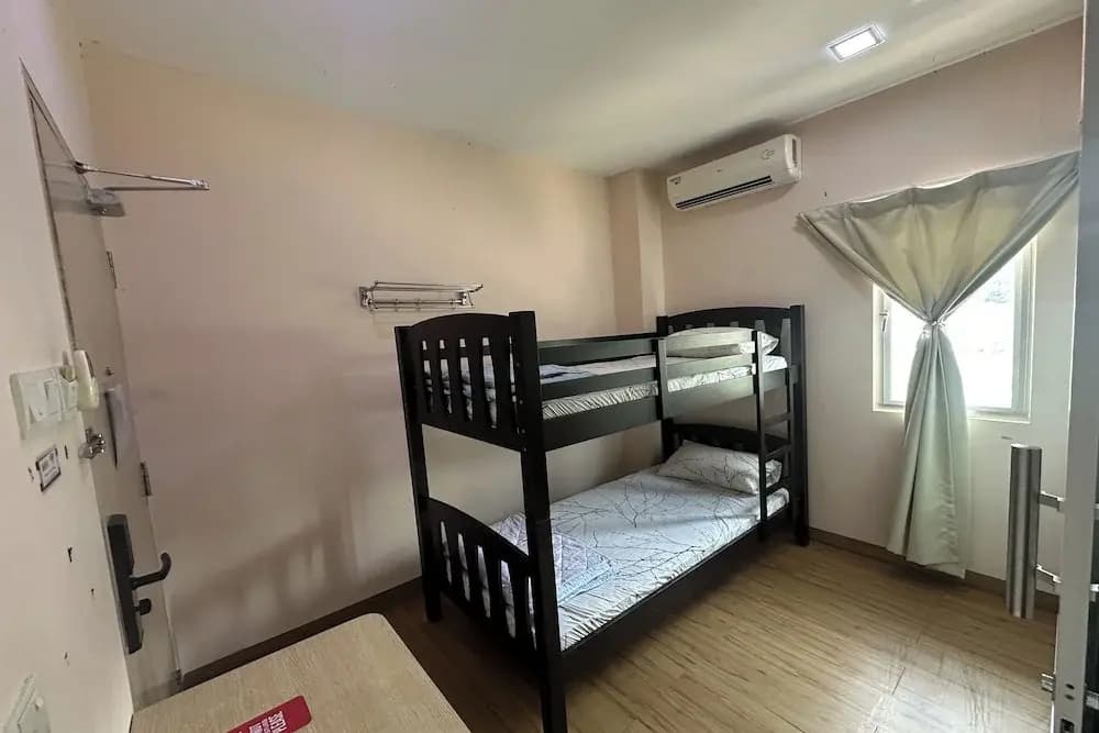 ABC Hostel at Alpha Bukit Serdang Seri Kembangan - photo 4