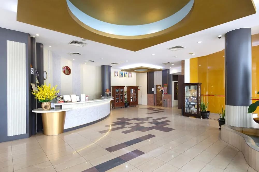 Kings Hotel - photo 2