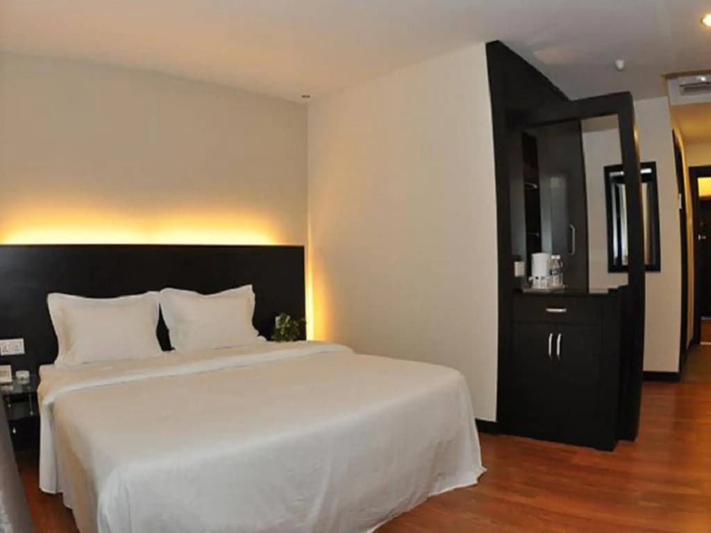 H-5 Inn - photo 3