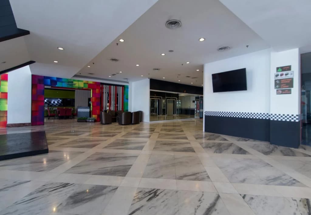 OYO Capital O 89357 Unicorn Hotel - photo 8