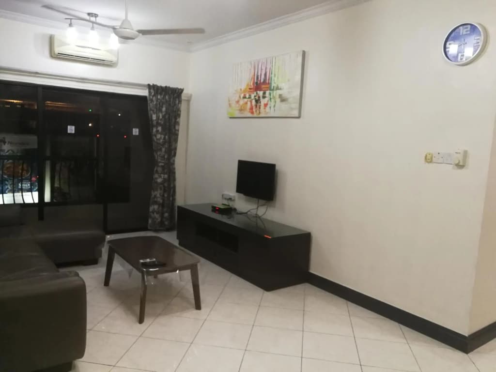 5 Bedrooms Penthouse 3 Bedrooms Apartment Marina Court Resort Condominium - photo 2