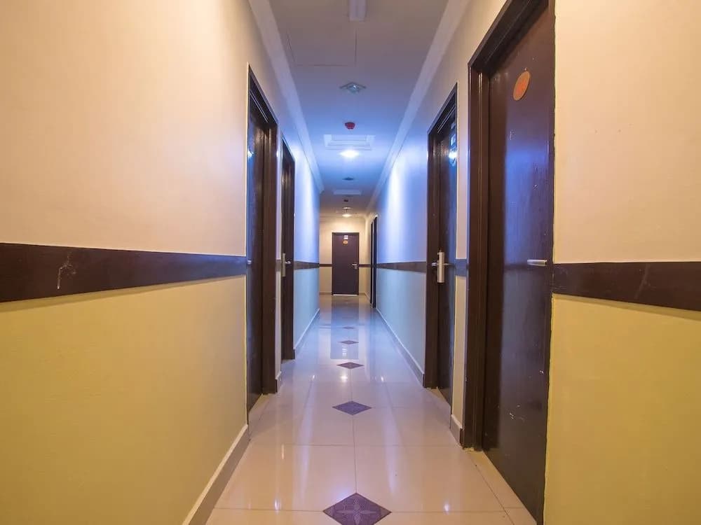 OYO 44010 Royals Star Hotel - photo 12