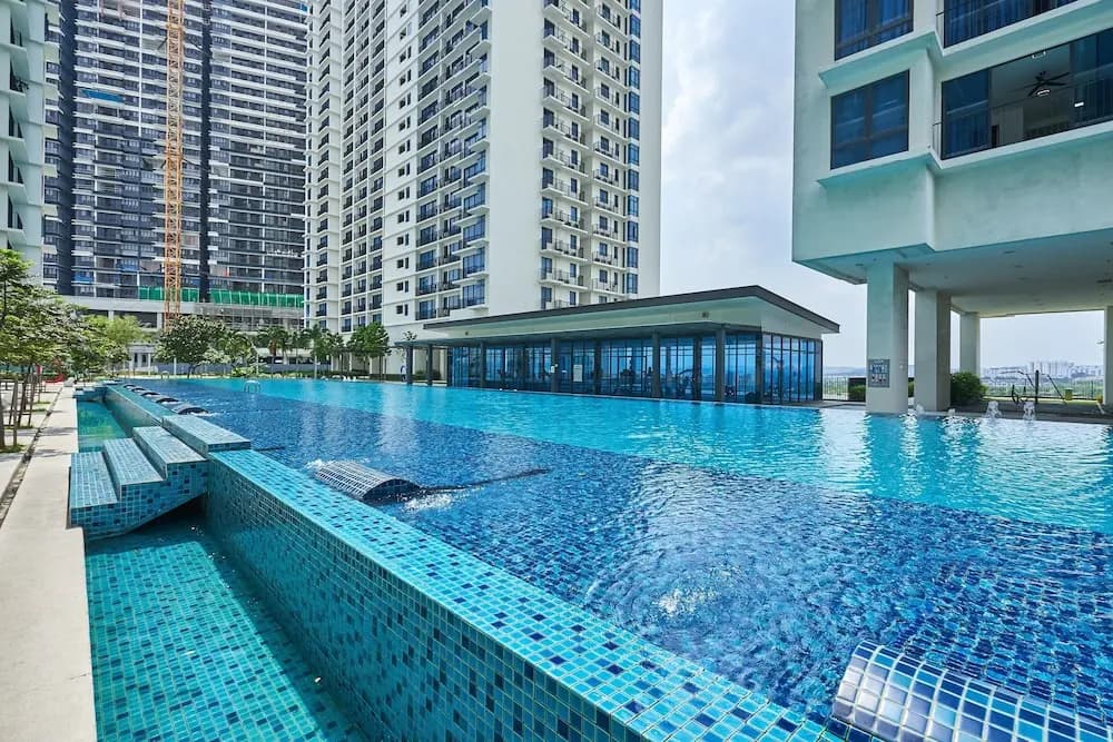 OYO Home 44002 Classic 2br Setia Alam Trefoil. - photo 12