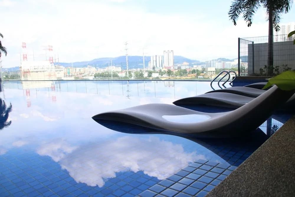 Victoria Home Sentrio Suites - photo 14