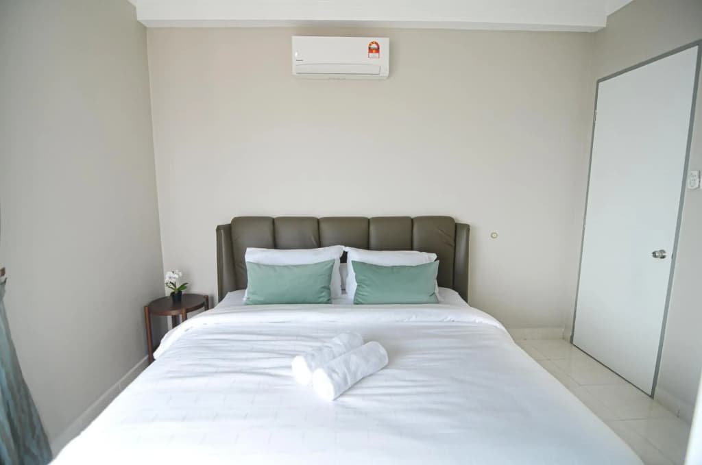 Dahlia Klcc View @ Rafflesia Condominium - photo 5