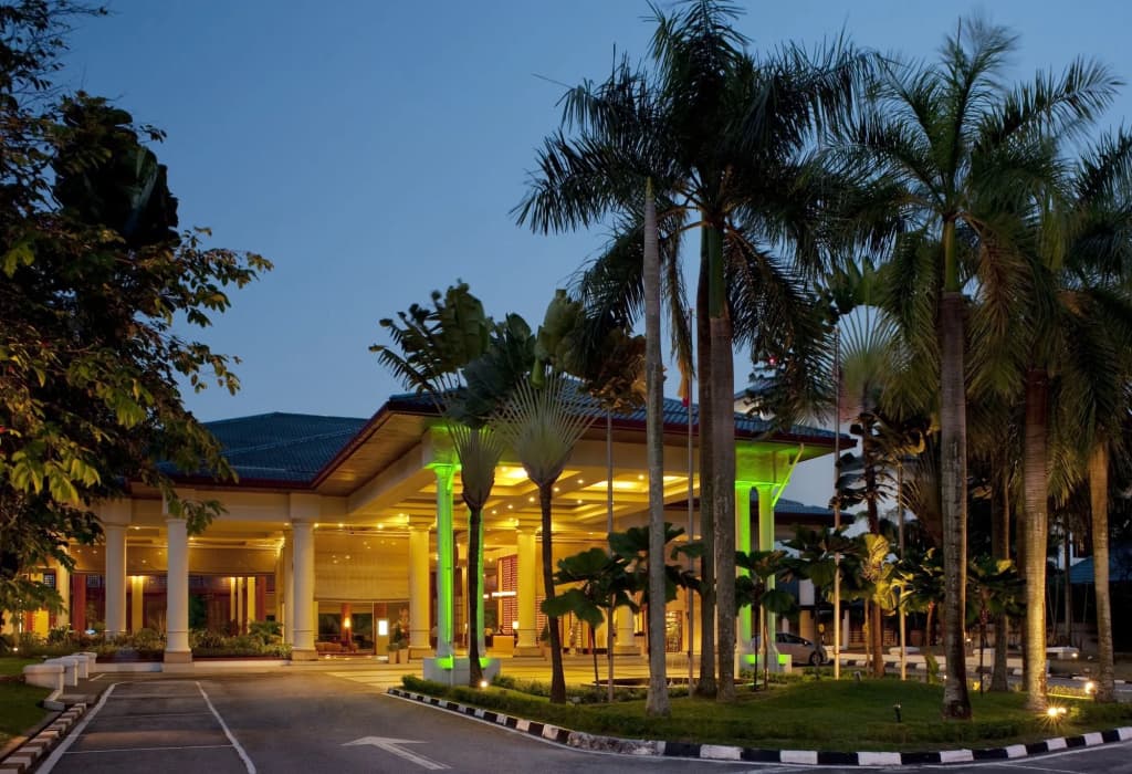 Glenmarie Hotel & Golf Resort - photo 24