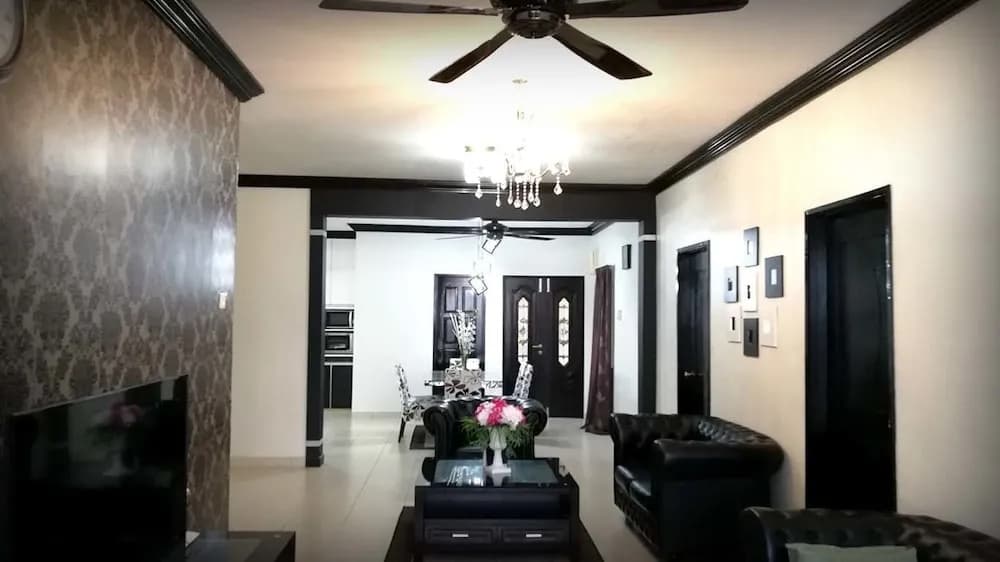 Ilirplace Pelangi Mall Homestay - photo 9