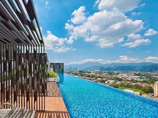 Ipoh Town Horizon Skypool Suites 4-11pax by IWH Suites - photo 1