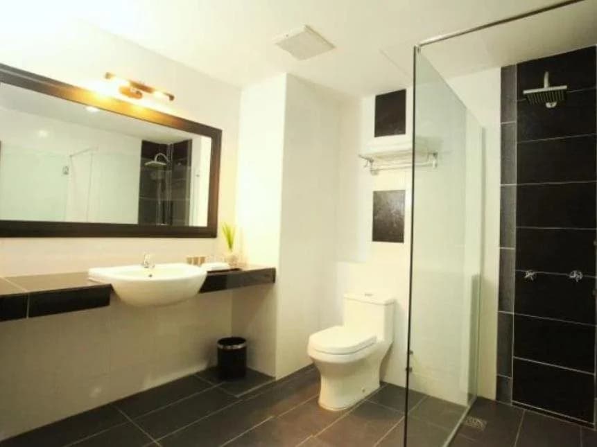 The Regency Waterfront Hotel - photo 11